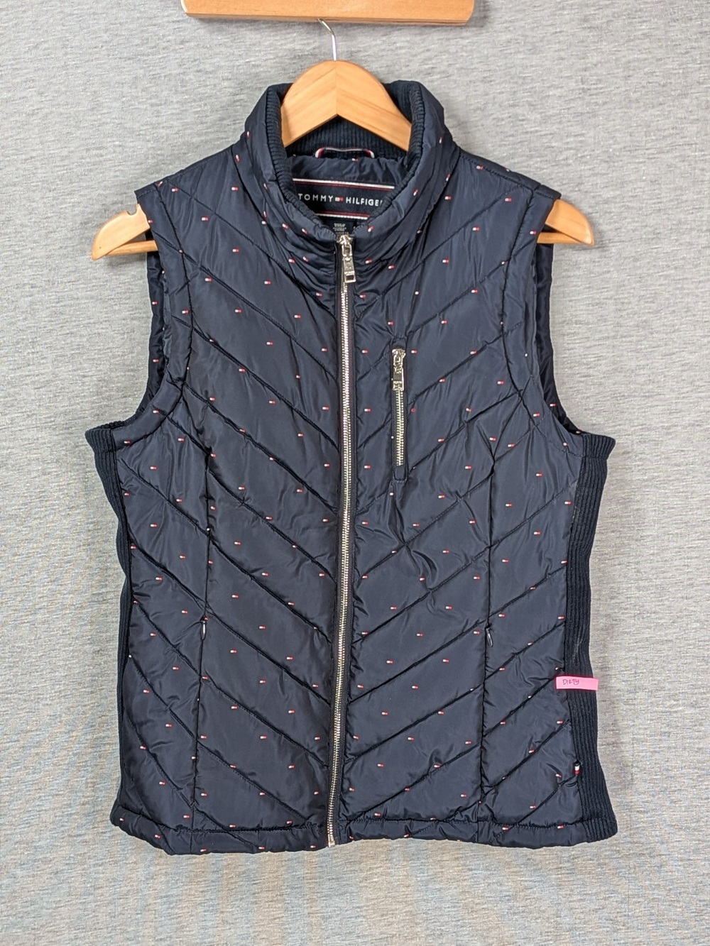 Tommy Hilfiger Quilted Chevron Puffer Vest- with flaw - Picture 3 of 12